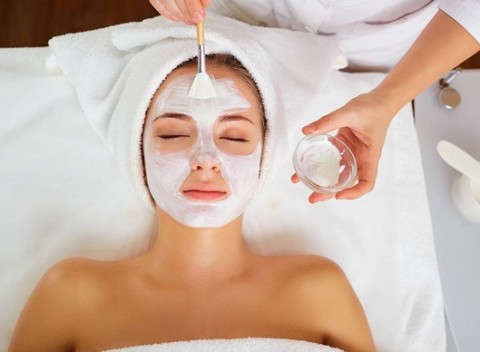 Hĺbkové čistenie pleti s masážou v LILIS beauty salon. Každá pleť si potrebuje raz za čas oddýchnuť.