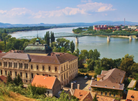 Pobytové balíčky v apartmánoch Solaris, len 80 metrov od kúpaliska Vadaš Thermal Resort Štúrovo.