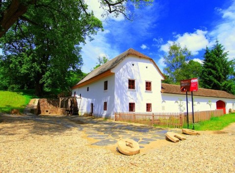 Dovolenka na Južnej Morave v Porčově mlýně s polpenziou a vstupom do bazéna.