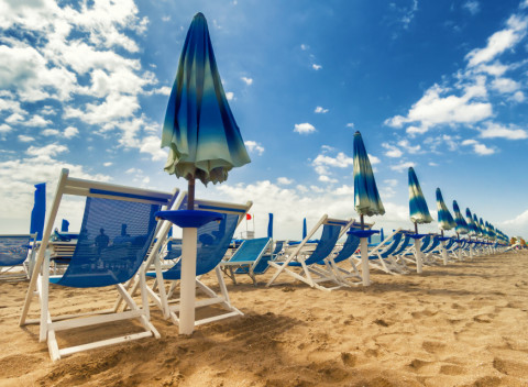 Rimini v Hoteli del Vecchio len 30 m od pláže s polpenziou a českým delegátom.