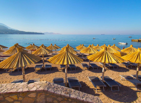 Týždeň pri mori v Čiernej Hore v hoteli Sato**** s bazénom, polpenziou a dieťaťom do 7 r. zdarma.