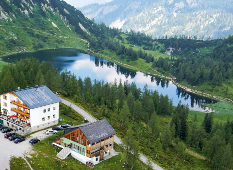 Rakúske Alpy v Hoteli Alpenrose *** Tauplitzalm + polpenzia, sauny a vláčik.