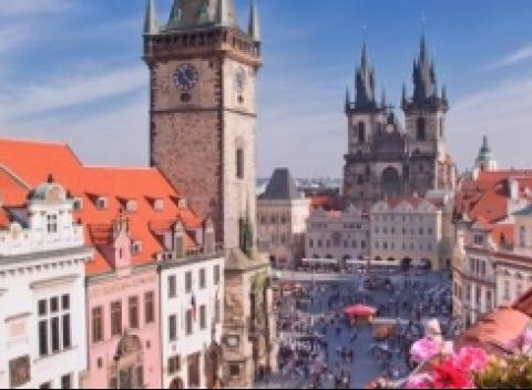 Doprajte si návštevu čarovnej Prahy a vychutnajte si 4* hotel pre 2 osoby na 3 dni s bohatými raňajkami. Voľný vstup do vyhrievaného bazéna s protiprúdom, saunou v príjemnom prostredí hotela neďaleko centra mesta. Teraz len 88 € !