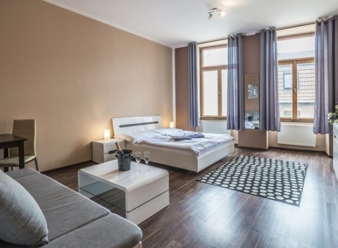 Komfortné izby alebo apartmány penziónu ADAM*** priamo v centre Prešova.