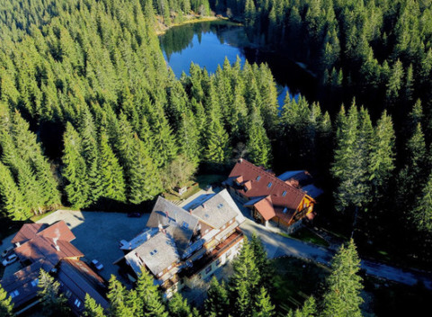 Relax v Jasnej hneď pri Vrbickom plese v hoteli Mikulášska chata*** s polpenziou a wellness.