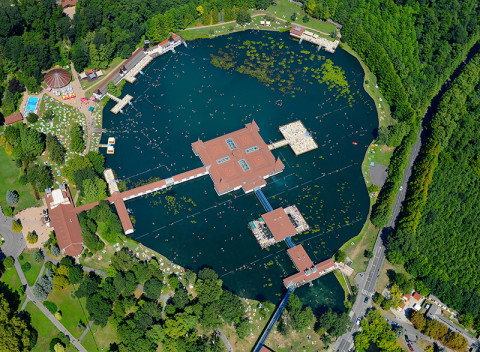 Hévíz v apartmáne len kúsok od termálov i jazera Balaton s raňajkami a extra platnosťou do mája 2020.