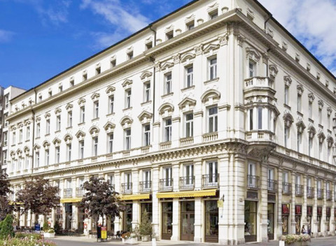 Győr v hoteli so saunou, fitness a raňajkami + varianty so vstupom do termálov.