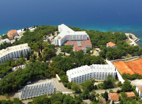 Pobyt s polpenziou v Chorvátsku len 50 m od špeciálne upravenej pláže pre deti.