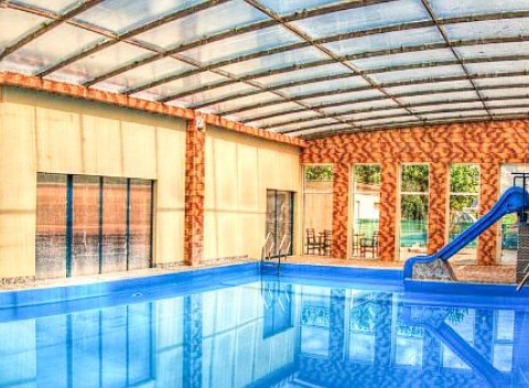 Malé Bielice v penzióne Kalinka s polpenziou, vstupom do bazéna aj vírivky.