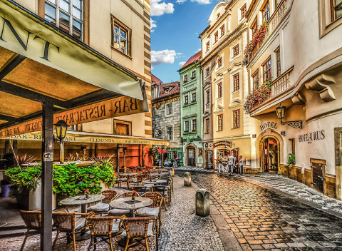 Praha v 4* hoteli s raňajkami + luxusná večera, sauna, víno alebo plavba po Vltave.