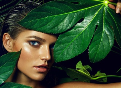 Intenzívne antiaging procedúry s profesionálnym biopeptickým komplexom pre všetky typy pleti.