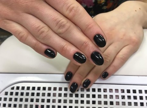 Pripravte sa byť krásne!  Rýchly gél-lak alebo japonská manikúra v Nails Club.