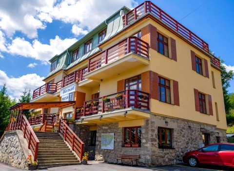 Vysoké Tatry: Miramonti Resort *** s polpenziou a saunou + električka zdarma.