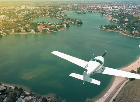 Pilotom na skúškuči zážitkový let športovým lietadlom po vybranej trase - odlety z celého Slovenska!