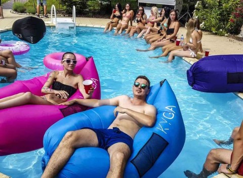 Nafukovacie vaky a stoličky KYGA - do vody, na pláž, na trávnik aj na sneh!