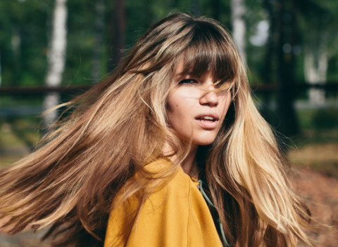 Ozdravný vlasový balíček na zničené vlasy po lete od Salónu pod Hradom.