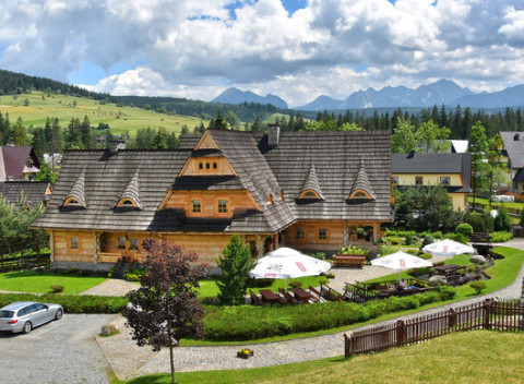 Nadštandardné izby v skvelo hodnotenom penzióne Tatrzanski Bór blízko 3 aquaparkov.