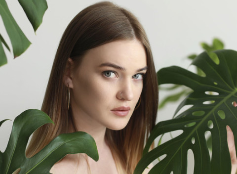 Farbenie vlasov BIO prírodnými prípravkami Botanea od L’Oréal Professionnel.