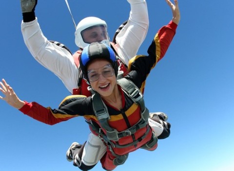 Tandemový zoskok padákom z výšky 3000 - 3500 m, len 40 km od Bratislavy.