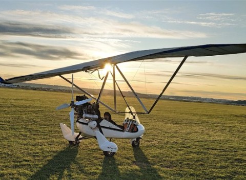 Vystúpte do výšok a objavte nový svet! Let na rogale ponad Nitru pre 1 osobu - zážitok na celý život.