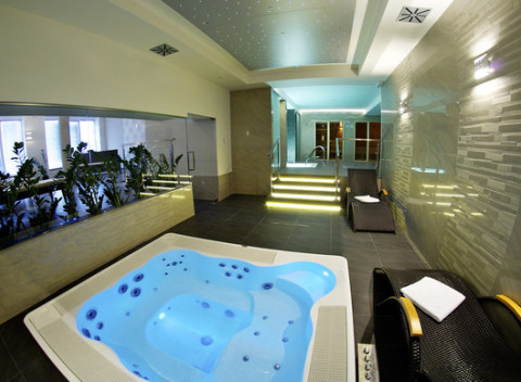 Dovolenka a wellness pobyt vo Vysokých Tatrách s raňajkami v hoteli Lučivná***.