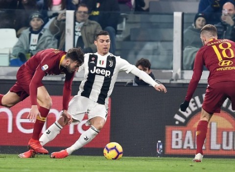 Letecký zájazd na futbalový zápas AS Rím - Juventus Turín na štadióne v Ríme.