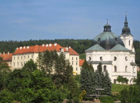 Relax na Morave pre dvoch Pradávno obývané jaskyne a bohatá história