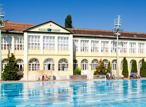 Hotel Császár*** v centre Budapešti, s celoročnými bazénmi a možnosťou vstupu do kúpeľov.
