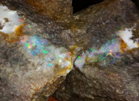 Spoznaj opalové bane Nálezisko ojedinelých drahých opálov v Červenici