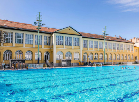 Hotel Császár*** v centre Budapešti, s celoročnými bazénmi a možnosťou vstupu do kúpeľov.