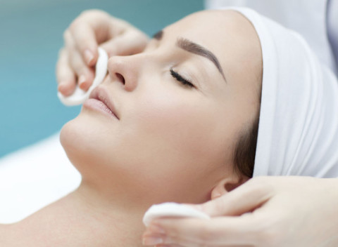 Hĺbkové čistenie pleti či kompletné ošetrenie pleti. Doprajte vašej pleti to čo si naozaj zaslúži.