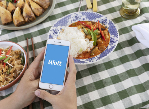 Zľava 7 € na prvú objednávku jedla cez aplikáciu Wolt - donáška jedla v Bratislave.