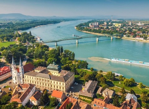 Pobyt s výhľadom na ostrihomskú Baziliku v príjemnom penzióne Modrá ryba.