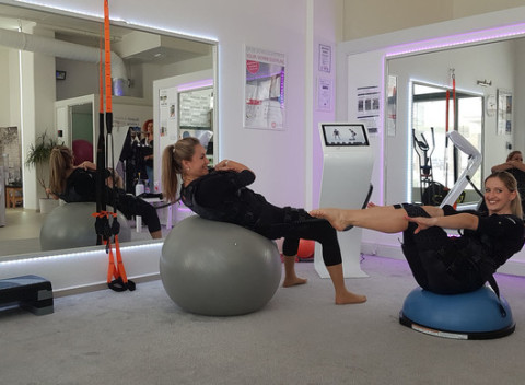 Efektívne bezdrôtové cvičenie XBody s technológiou EMS - skúšobný tréning či permanentka.