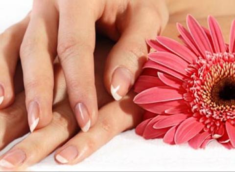 Spevnenie nechtov gélom Vaše nechty tak budú pevné a stále upravené