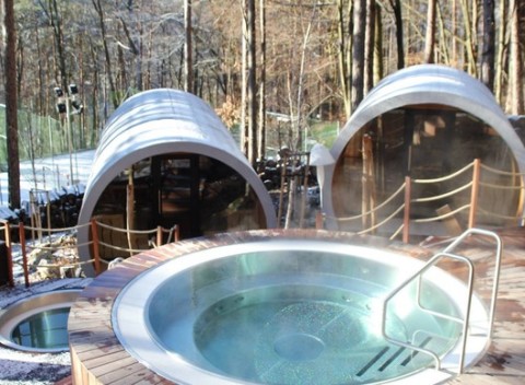 Pobyt pri legendárnej Zelenej žabe so vstupom do jedinečného vonkajšieho saunového sveta.