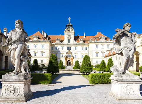 Južná Morava v penzióne v Bořeticiach s 2 degustáciami a neobmedzenou konzumáciou vína.