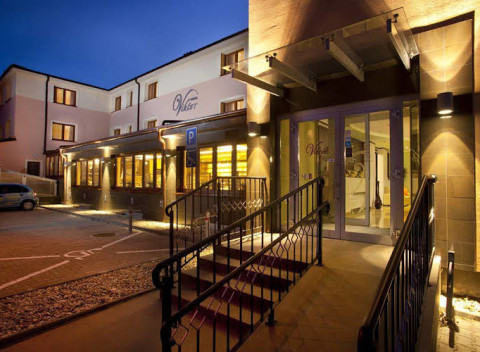 Predĺžený dušičkový víkend v Bratislave pre dvoch za veľmi dobrú cenu - hotel Viktor.