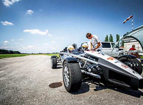 Ariel Atom 3.5 - super jazda Zábava  na jednom z najrýchlejších áut sveta