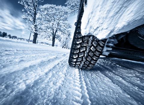 Kompletné prezutie vozidla Snehové kalamity a tuhé mrazy nás neminú