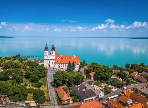Balaton v Apartmáne Sophie Balatonlelle až pre 5 osôb so súkromnou plážou a saunou neobmedzene.