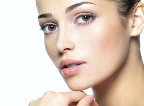 Svieža a pružná pokožka Hĺbkové čistenie pleti či mesačný anti-aging kurz