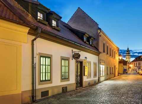Český Krumlov v historickom centre v Penzióne Teddy s raňajkami a zľavami.