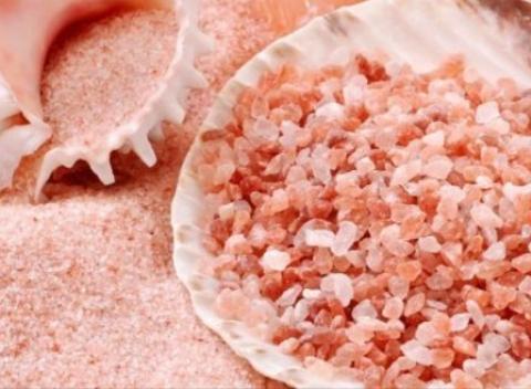 Prírodná himalájska soľ  Očistí telo, znižuje krvný tlak, čistí cievy