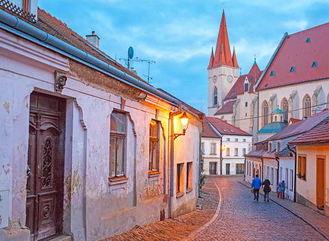 Južná Morava v hoteli len 4 km od Znojma s raňajkami alebo polpenziou + privátna sauna a fľaša vína.