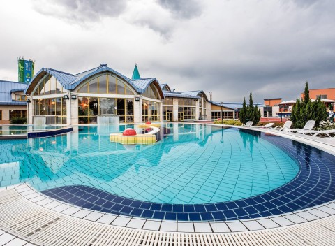 Maďarský Sárvár v Penzióne Wolf s polpenziou a celodenným vstupom do kúpeľov.