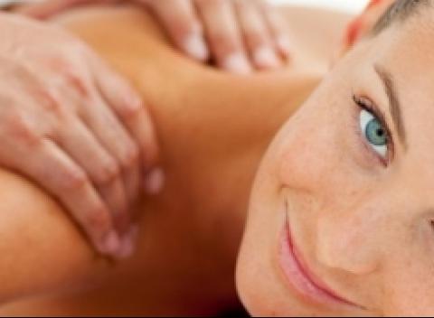 Hĺbková masáž chrbta a šije Doprajte si  uvoľnenie po namáhavom týždni 