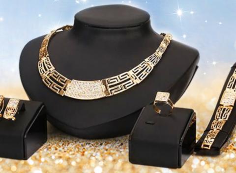 Luxusný set šperkov Náhrdelník, náramok, prsteň a náušnice zlatej farby