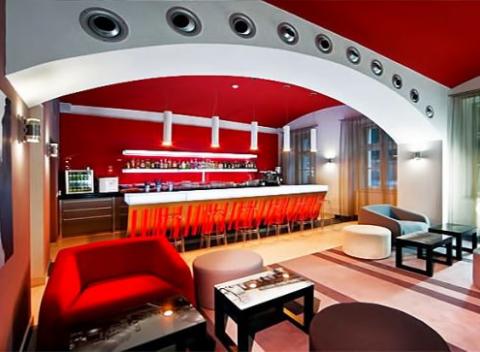 Navštívte kúzelnú Prahu  Dovolenka v luxusnom hoteli Red & Blue Design