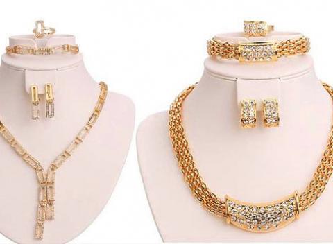 Buďte ozdobou večera Elegantný set šperkov v zlatej farbe, 6 modelov